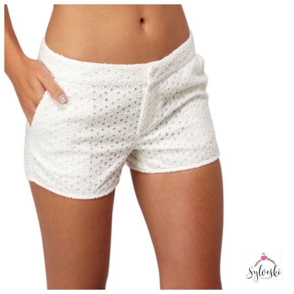 Quiksilver Pants - 🆕Quiksilver Wax Flower Juniors Short Ivory Coast